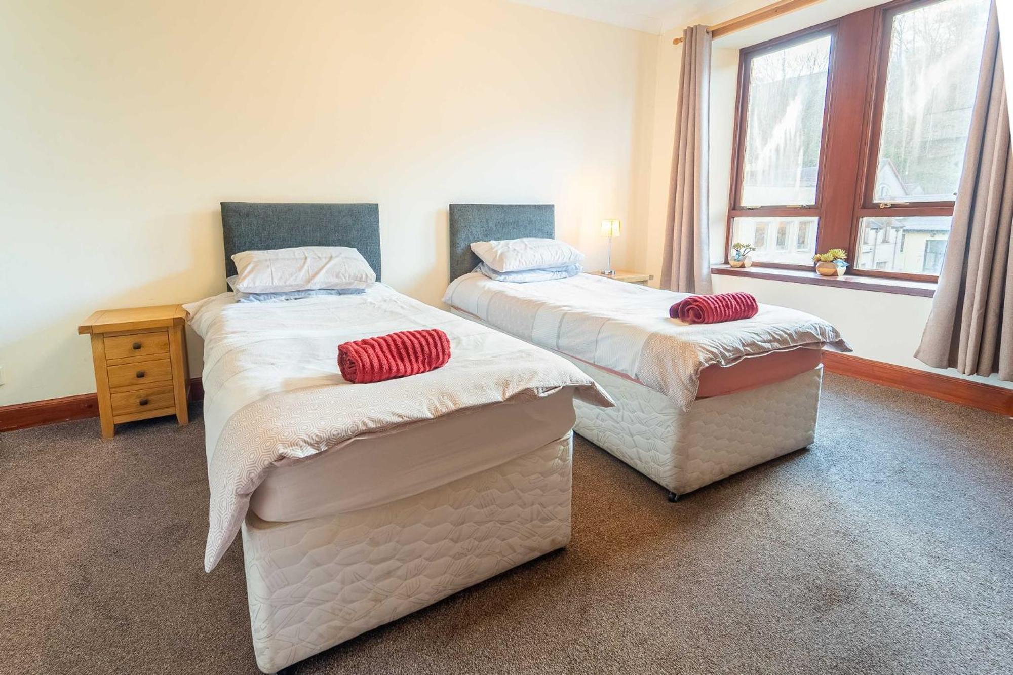 Prime Location Rooms In High Street Fort William Extérieur photo