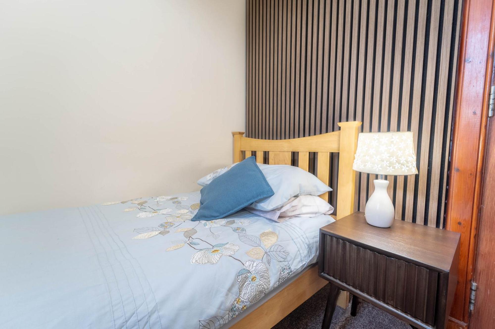 Prime Location Rooms In High Street Fort William Extérieur photo