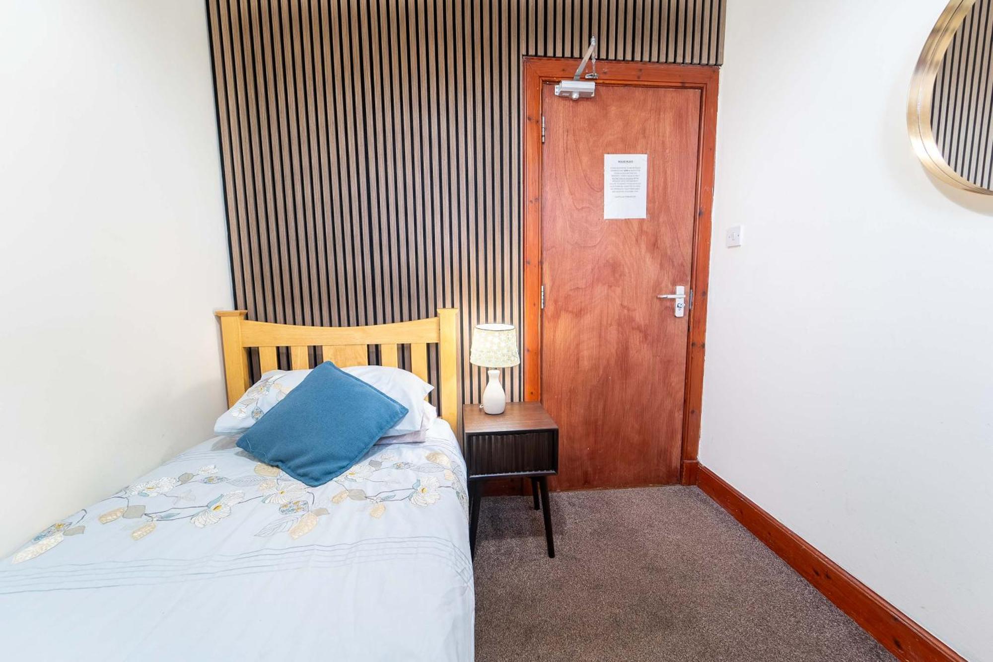 Prime Location Rooms In High Street Fort William Extérieur photo